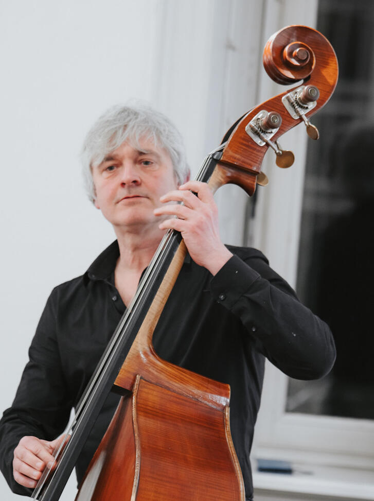 Stephan Mankiewicz // Bass